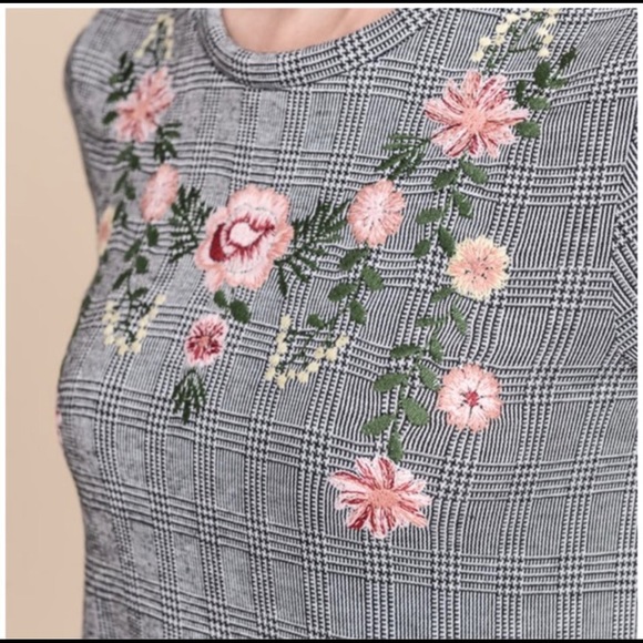 HP- “First Love”Plaid Floral Mini Dress w/ pockets - Picture 2 of 3